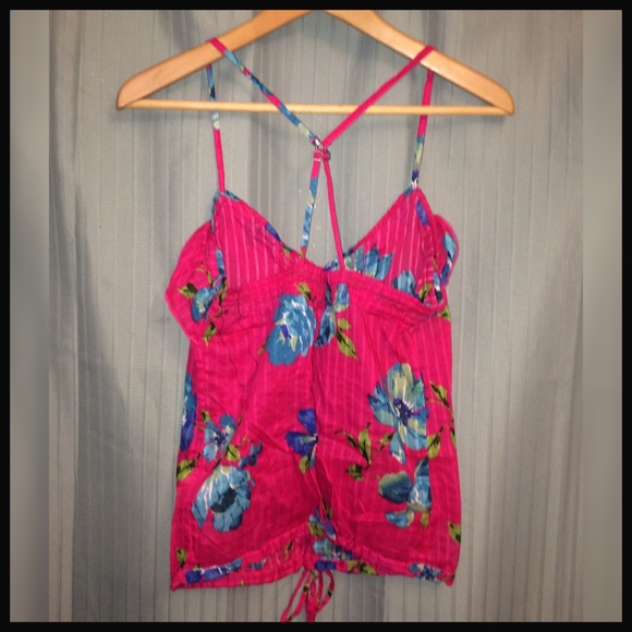 🌺HOST PICK🌺 Hawaiian Print Sleeveless Top - Picture 3 of 8